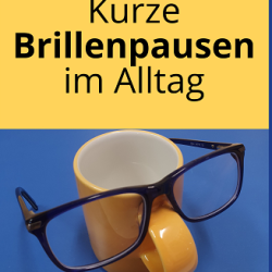 Brille auf Tasse